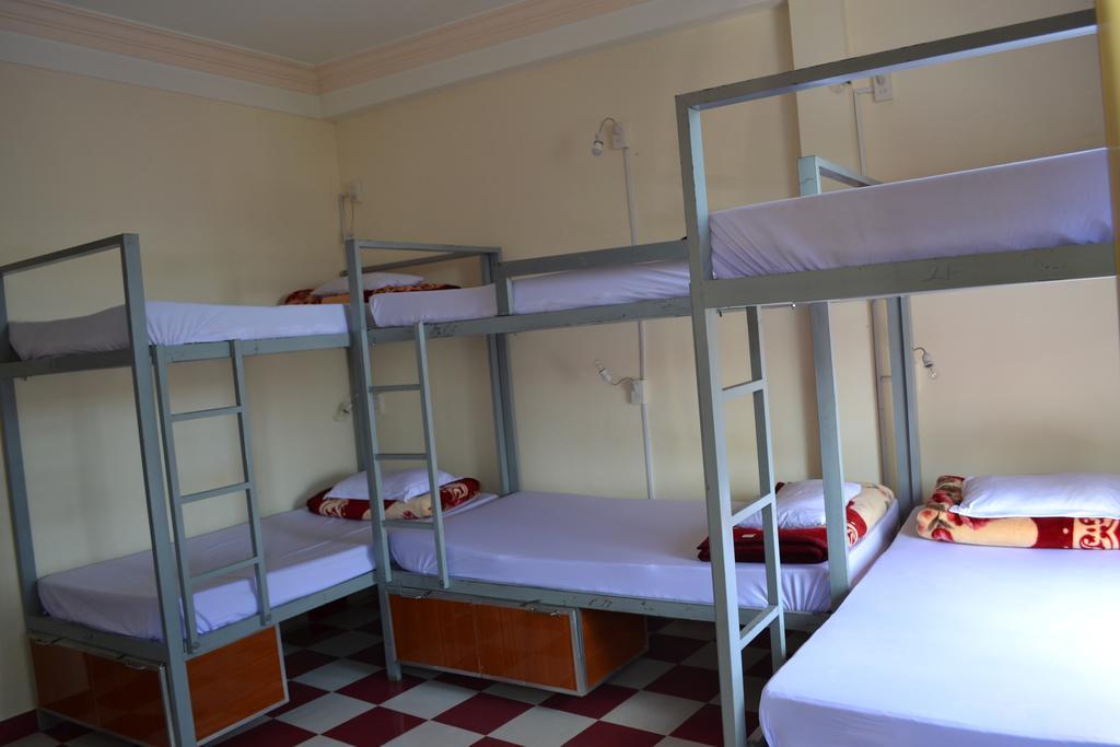 Nu Cuoi Xinh Vandrerhjem Dalat Rom bilde