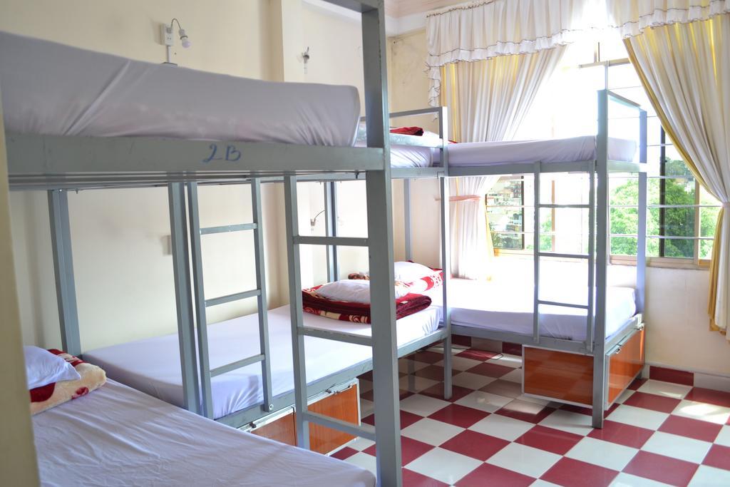 Nu Cuoi Xinh Vandrerhjem Dalat Rom bilde